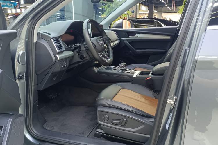 Used Audi Q5L 2020 Updated 40 TFSI Prestige Fashion Edition Interior 8