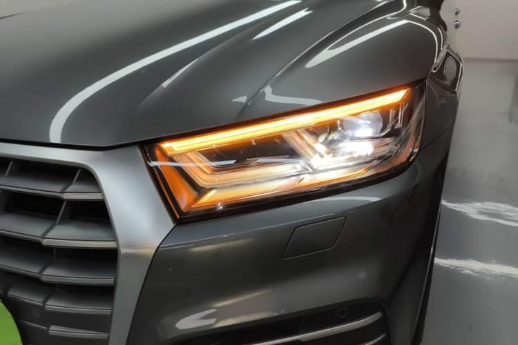 Used Audi Q5L 2020 Updated 40 TFSI Prestige Fashion Edition Left Front Headlight
