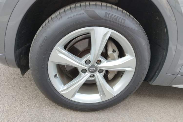 Used Audi Q5L 2020 Revised 40 TFSI Prestige Edition Left Front Wheel Hub