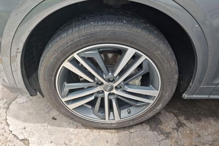 Used Audi Q5L 2020 Updated 40 TFSI Prestige Fashion Edition Left Front Wheel Hub