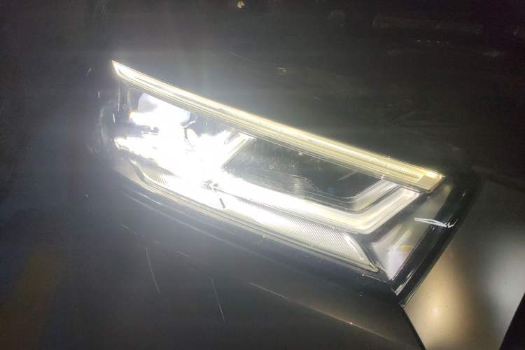 Used Audi Q5L 2020 45 TFSI Prestige Fashion Model Right Front Headlight