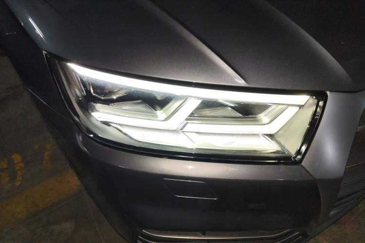 Used Audi Q5L 2020 Updated 40 TFSI Prestige Fashion Edition Right Front Headlight