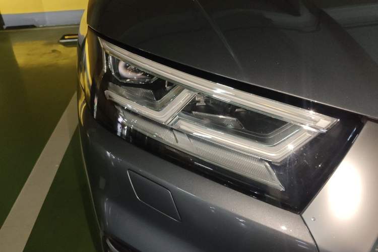 Used Audi Q5L 2020 45 TFSI Prestige Fashion Model Right Front Headlight