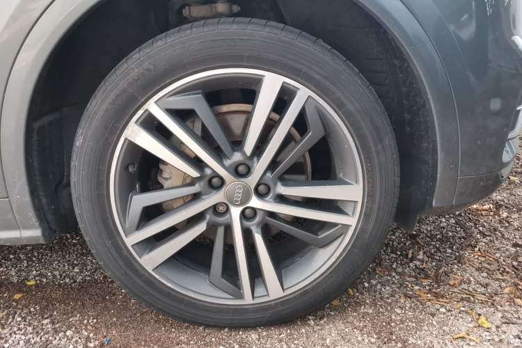 Used Audi Q5L 2020 Updated 40 TFSI Prestige Fashion Edition Right Front Wheel Hub