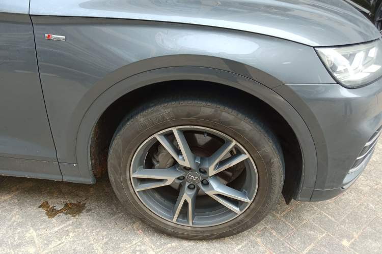 Used Audi Q5L 2020 Updated 40 TFSI Prestige Fashion Edition Right Front Wheel Hub