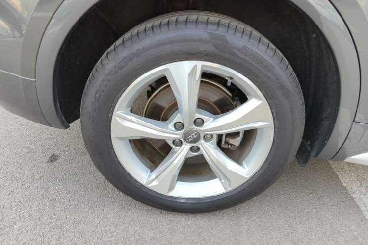 Used Audi Q5L 2020 Revised 40 TFSI Prestige Edition Right Rear Wheel Hub