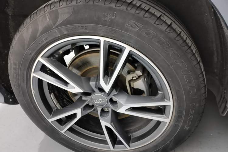 Used Audi Q5L 2020 Updated 40 TFSI Prestige Fashion Edition Right Rear Wheel Hub