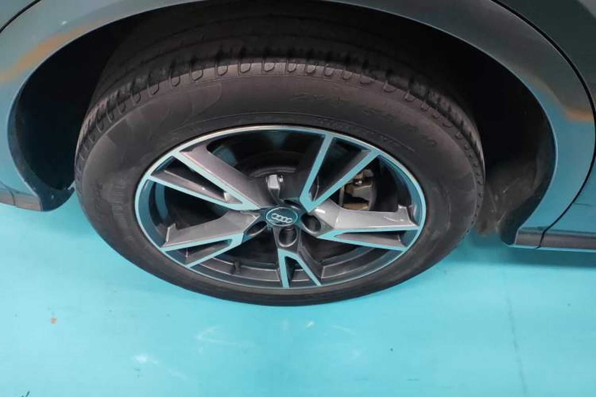 Used Audi Q5L 2020 Updated 40 TFSI Prestige Fashion Edition Right Rear Wheel Hub