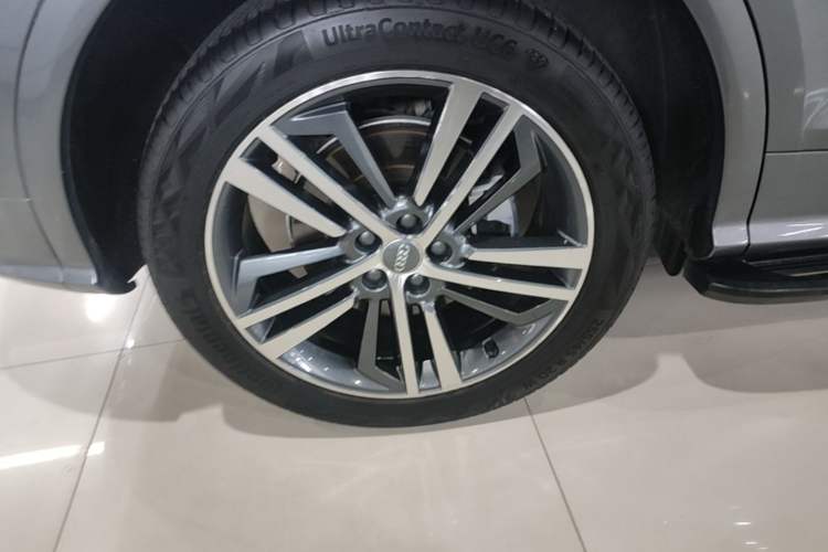 Used Audi Q5L 2020 Updated 40 TFSI Prestige Fashion Edition Right Rear Wheel Hub