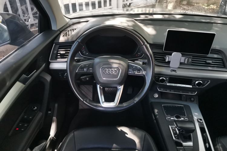 Used Audi Q5L 2020 Updated 40 TFSI Prestige Fashion Edition Steering Wheel