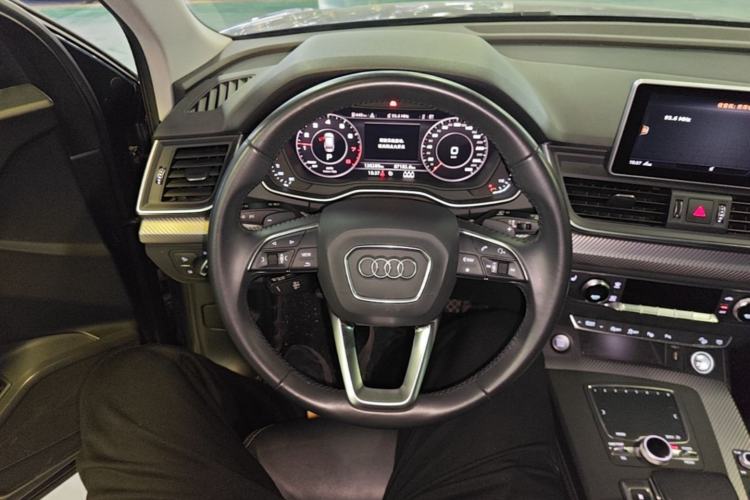 Used Audi Q5L 2020 45 TFSI Prestige Fashion Model Steering Wheel