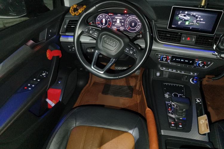 Used Audi Q5L 2020 45 TFSI Prestige Fashion Model Steering Wheel