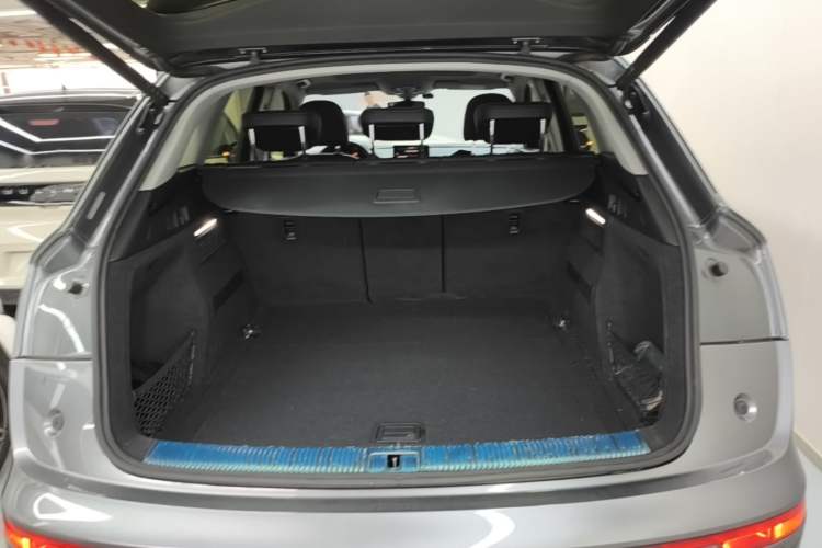 Used Audi Q5L 2020 Updated 40 TFSI Prestige Fashion Edition Trunk