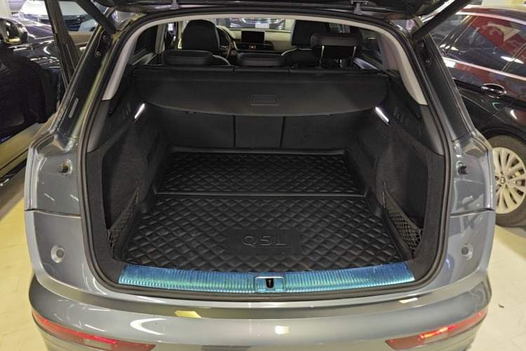 Used Audi Q5L 2020 45 TFSI Prestige Fashion Model Trunk