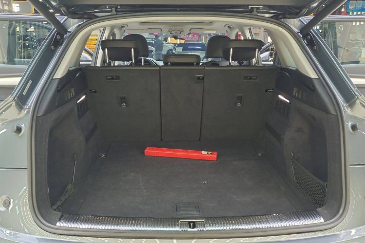 Used Audi Q5L 2020 Updated 40 TFSI Prestige Fashion Edition Trunk