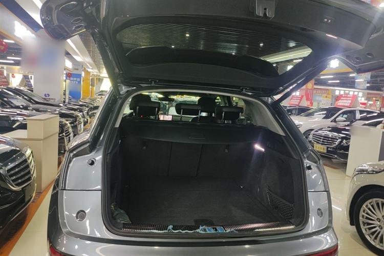 Used Audi Q5L 2020 Updated 40 TFSI Prestige Fashion Edition Trunk