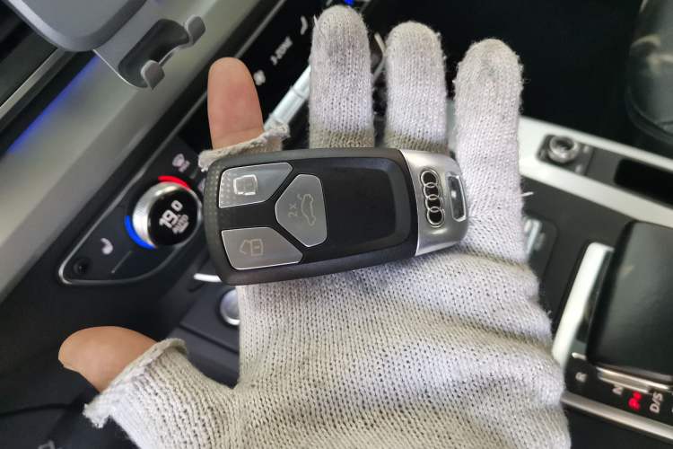 Used Audi Q5L 2020 Updated 40 TFSI Prestige Fashion Edition Vehicle Key