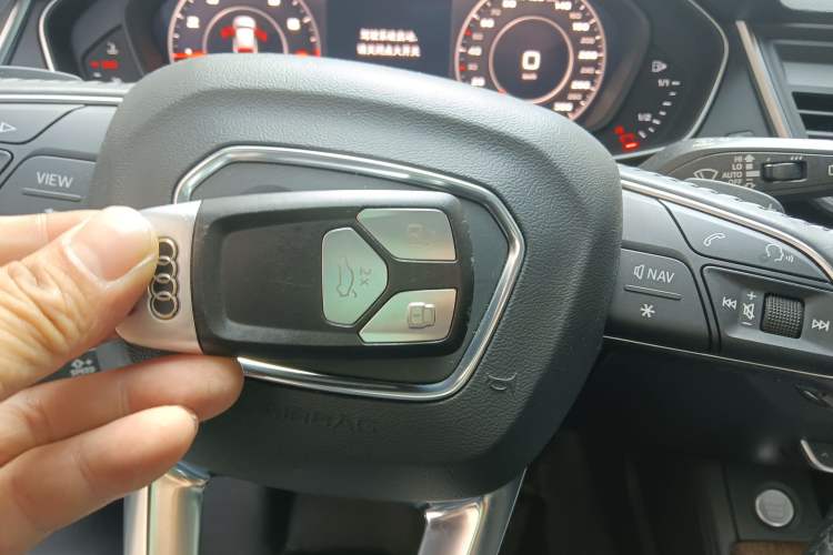 Used Audi Q5L 2020 Updated 40 TFSI Prestige Fashion Edition Vehicle Key