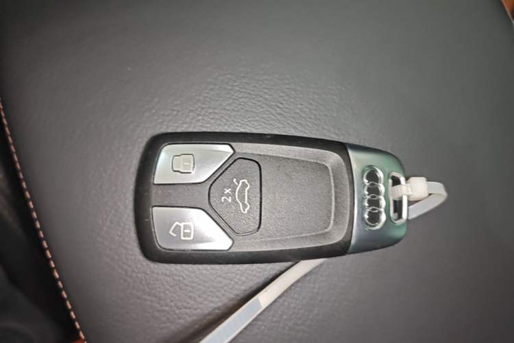 Used Audi Q5L 2020 40 TFSI Prestige Fashion Edition Vehicle Key