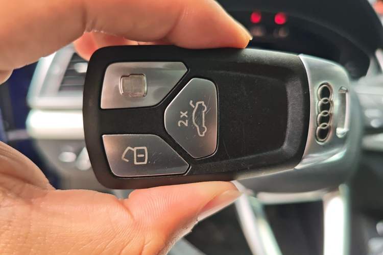 Used Audi Q5L 2020 40 TFSI Prestige Fashion Edition Vehicle Key