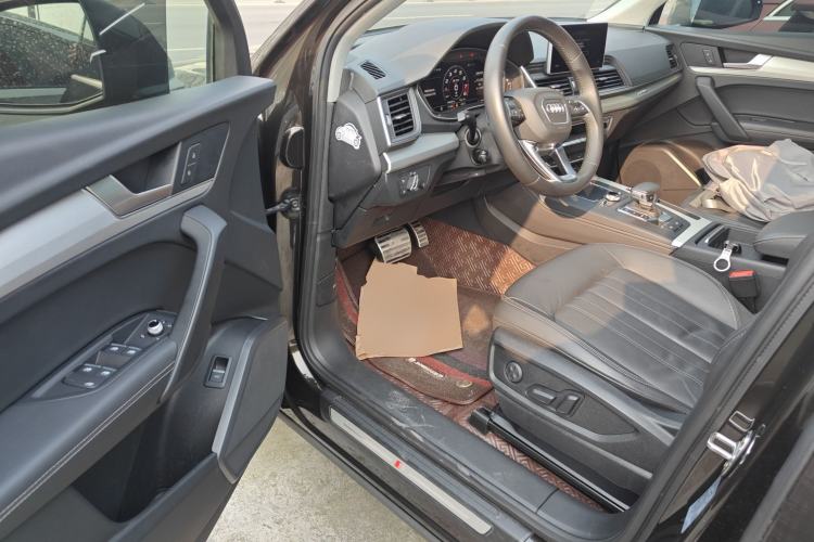 Used Audi Q5L 2020 Updated 40 TFSI Prestige Fashion Edition Driver Seat