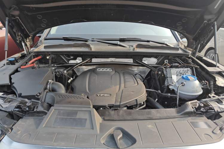 Used Audi Q5L 2020 Updated 40 TFSI Prestige Fashion Edition Engine Bay