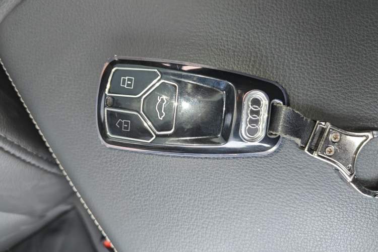 Used Audi Q5L 2020 Updated 40 TFSI Prestige Fashion Edition Interior 1