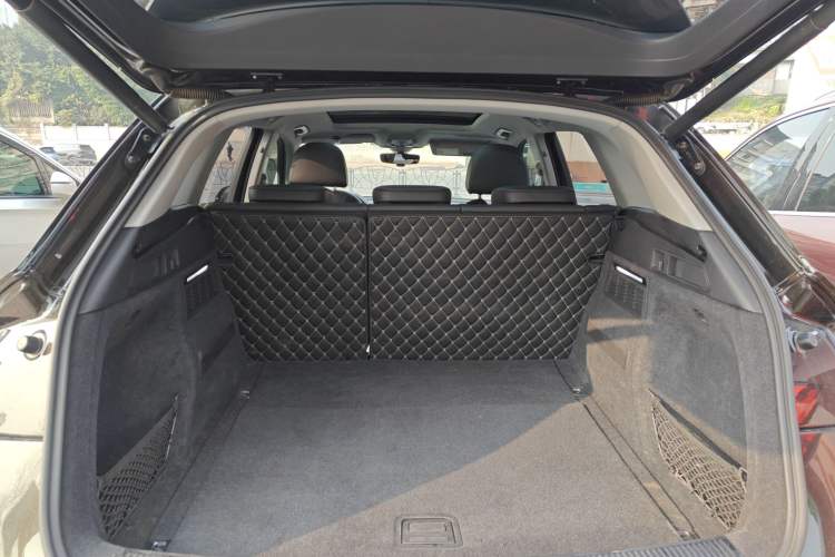 Used Audi Q5L 2020 Updated 40 TFSI Prestige Fashion Edition Trunk