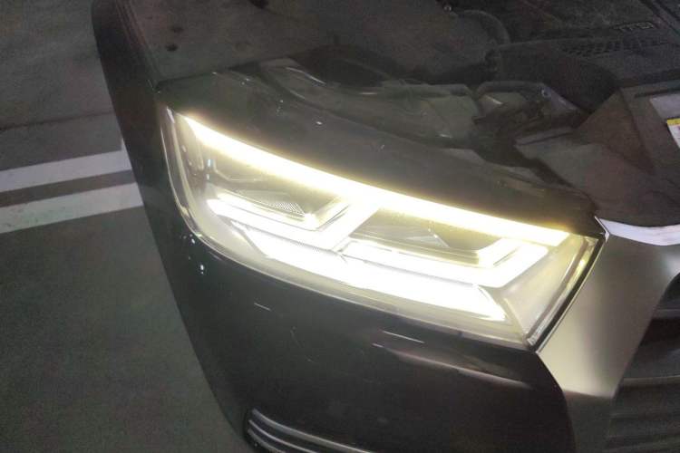 Used Audi Q5L 2020 40 TFSI Prestige Fashion Edition Right Front Headlight