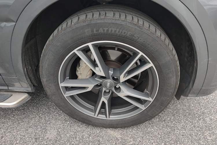 Used Audi Q5L 2020 40 TFSI Prestige Fashion Edition Right Front Wheel Hub