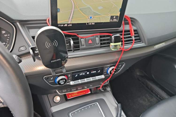 Used Audi Q5L 2020 45 TFSI Prestige Fashion Model Audio And AC Panel