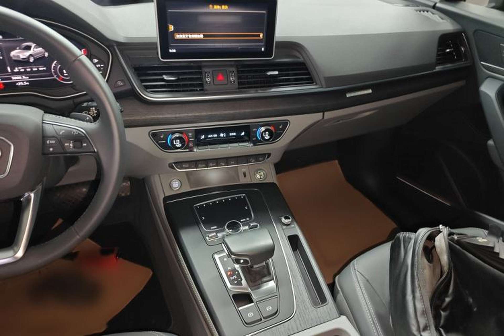 Used Audi Q5L 2020 45 TFSI Prestige Elegant Edition Audio And AC Panel