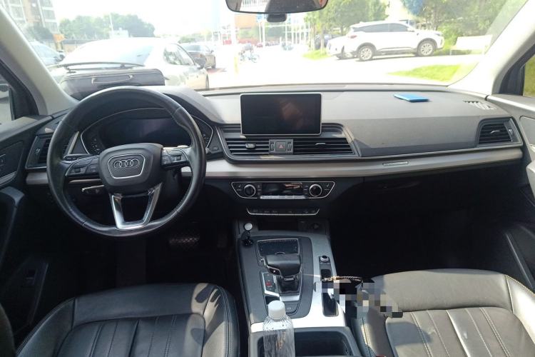 Used Audi Q5L 2020 Updated 40 TFSI Prestige Fashion Edition Center Console