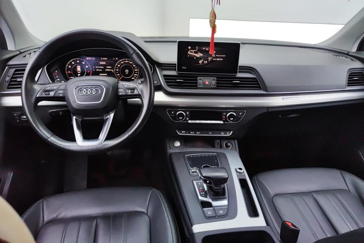 Used Audi Q5L 2020 Updated 40 TFSI Prestige Fashion Edition Center Console