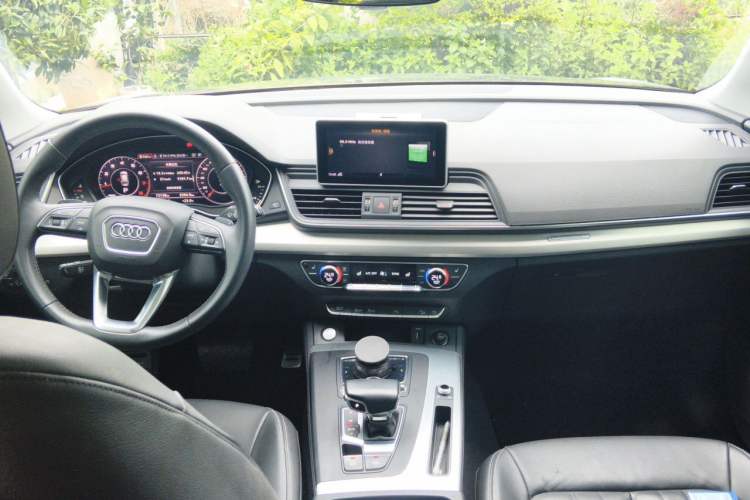 Used Audi Q5L 2020 Updated 40 TFSI Prestige Fashion Edition Center Console