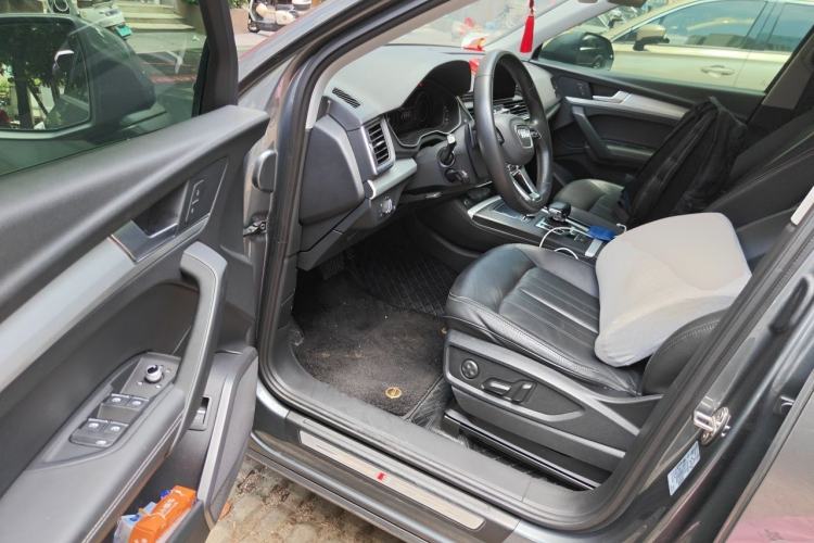 Used Audi Q5L 2020 Updated 40 TFSI Prestige Fashion Edition Driver Seat