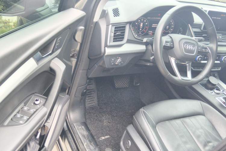 Used Audi Q5L 2020 Updated 40 TFSI Prestige Fashion Edition Driver Seat