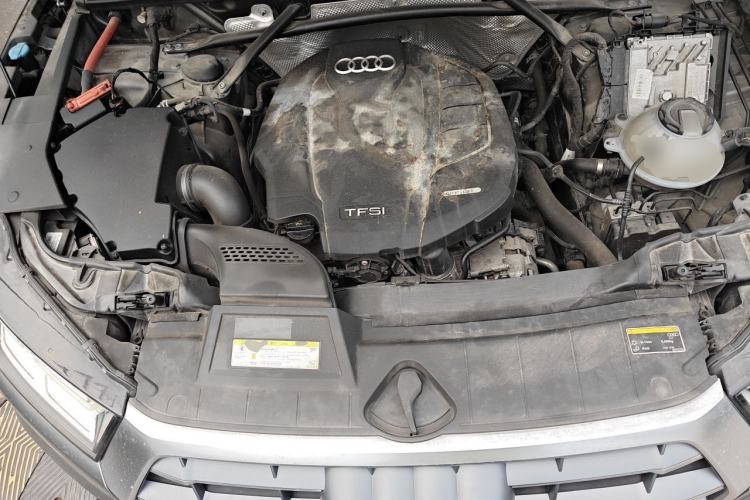 Used Audi Q5L 2020 45 TFSI Prestige Fashion Model Engine Bay