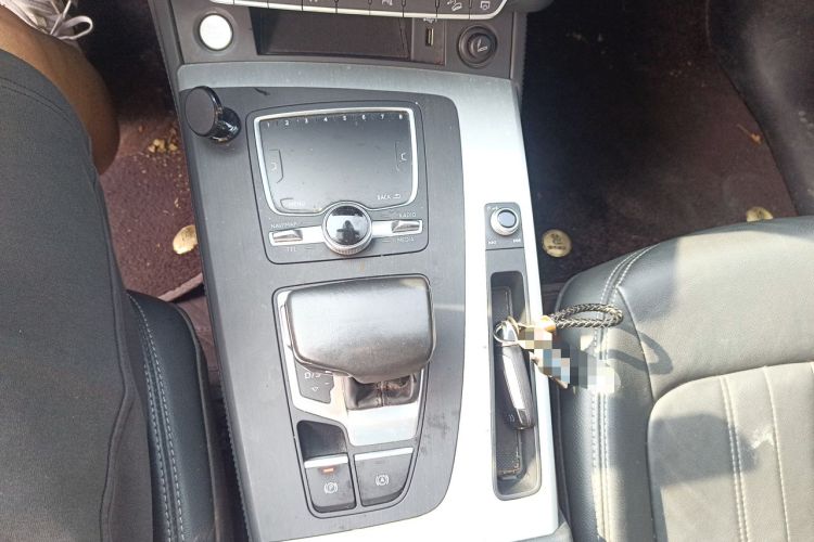 Used Audi Q5L 2020 Updated 40 TFSI Prestige Fashion Edition Gear Lever