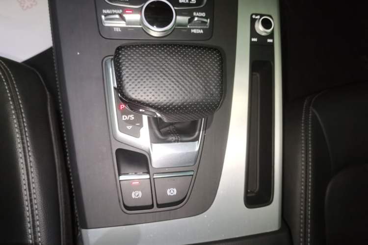 Used Audi Q5L 2020 40 TFSI Prestige Fashion Edition Gear Lever