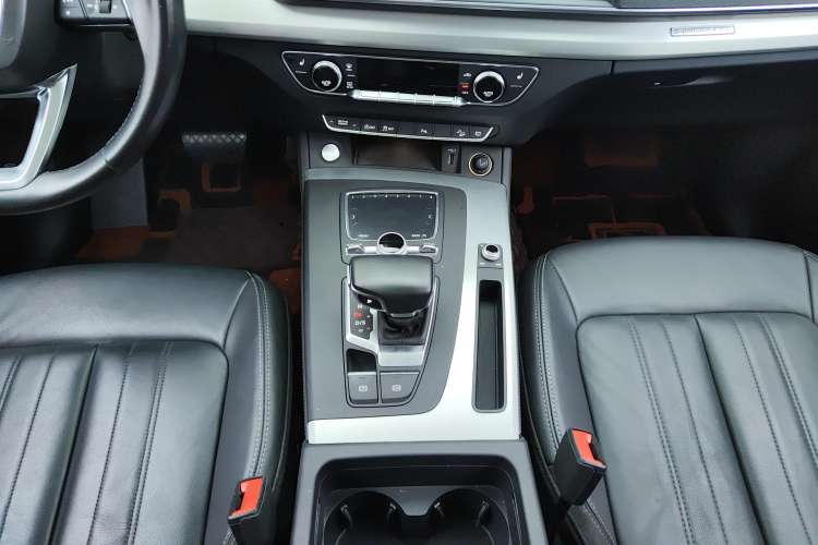 Used Audi Q5L 2020 Updated 40 TFSI Prestige Fashion Edition Gear Lever