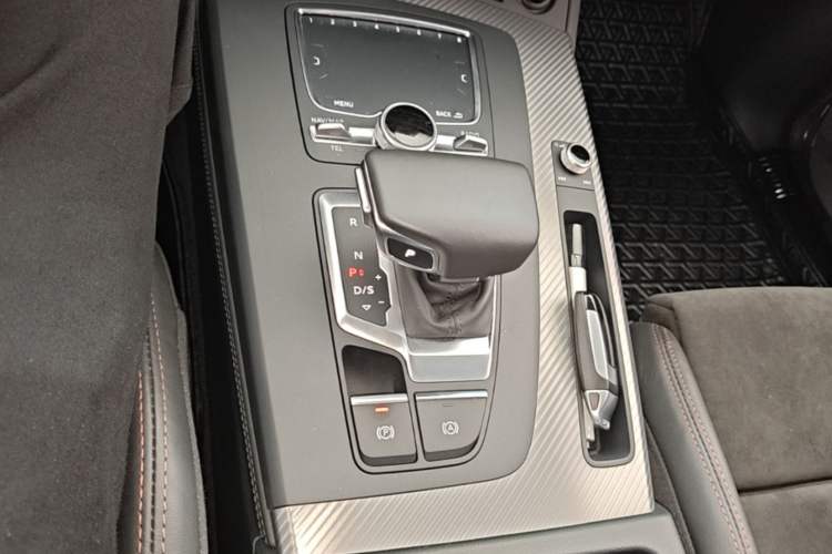 Used Audi Q5L 2020 45 TFSI Prestige Sport Edition Gear Lever