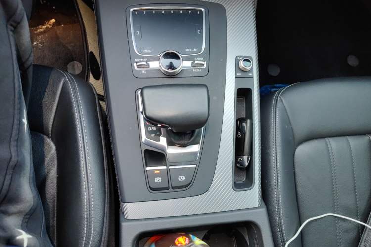 Used Audi Q5L 2020 45 TFSI Prestige Sport Edition Gear Lever
