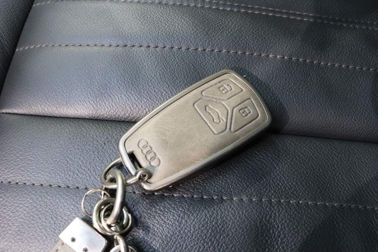Used Audi Q5L 2020 45 TFSI Prestige Fashion Model Interior 2