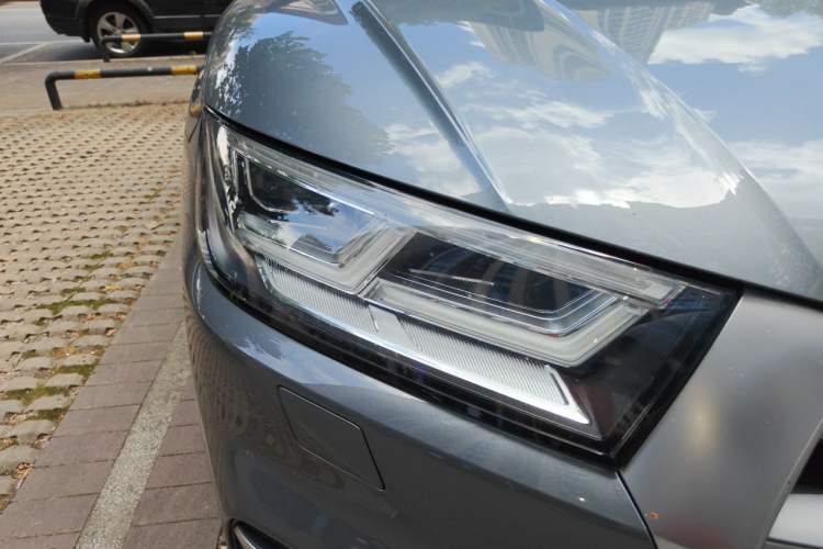Used Audi Q5L 2020 Updated 40 TFSI Prestige Fashion Edition Right Front Headlight