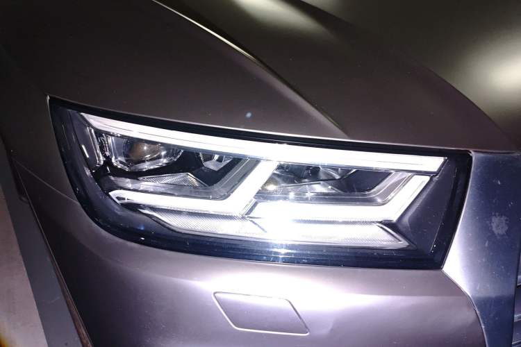 Used Audi Q5L 2020 45 TFSI Prestige Fashion Model Right Front Headlight