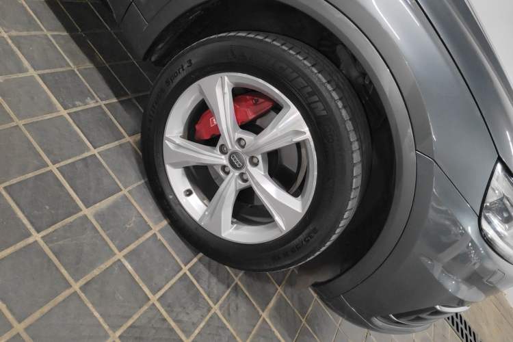 Used Audi Q5L 2020 Revised 40 TFSI Prestige Edition Right Front Wheel Hub