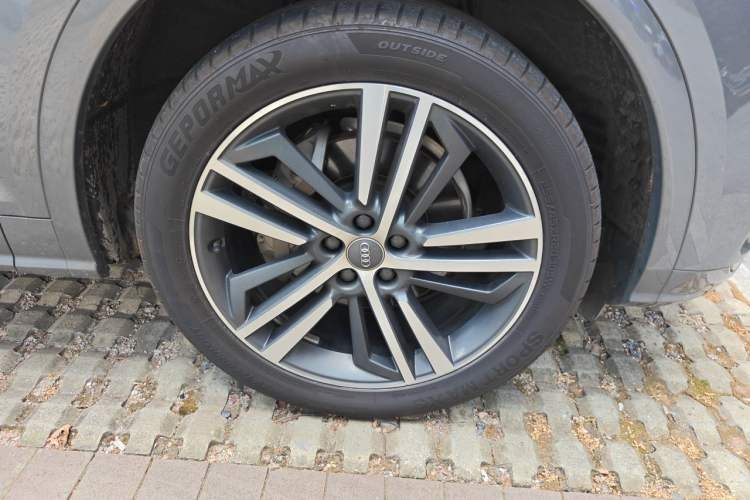 Used Audi Q5L 2020 Updated 40 TFSI Prestige Fashion Edition Right Front Wheel Hub