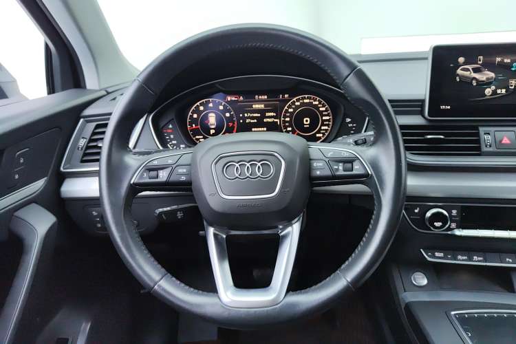 Used Audi Q5L 2020 Updated 40 TFSI Prestige Fashion Edition Steering Wheel