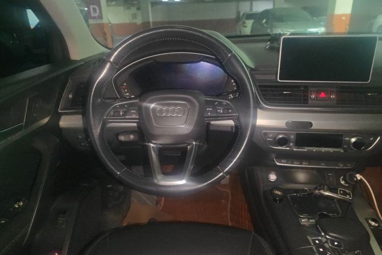 Used Audi Q5L 2020 Updated 40 TFSI Prestige Fashion Edition Steering Wheel